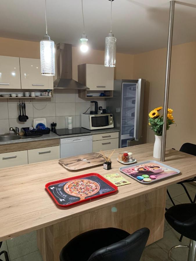 Deli Terasz B Apartman Free Parking, Self-Check-In Anytime Gyor Exterior photo