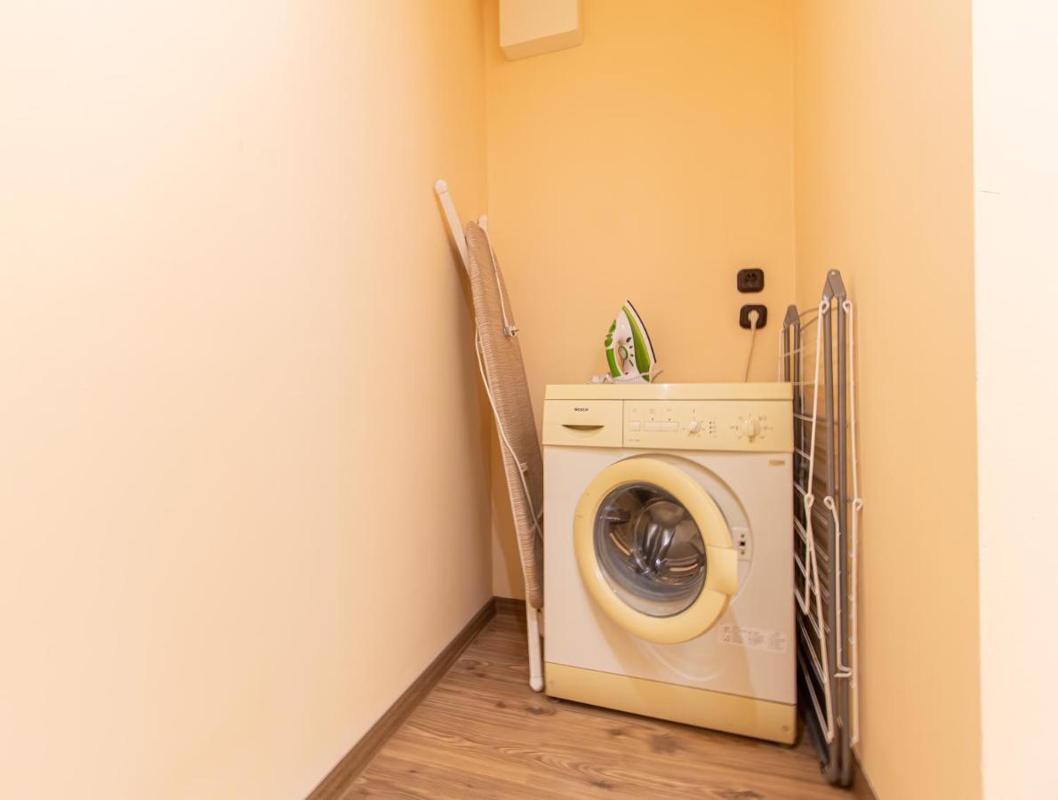 Deli Terasz B Apartman Free Parking, Self-Check-In Anytime Gyor Exterior photo
